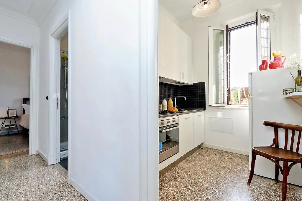Piazza Capponi Apartment Rome Italy