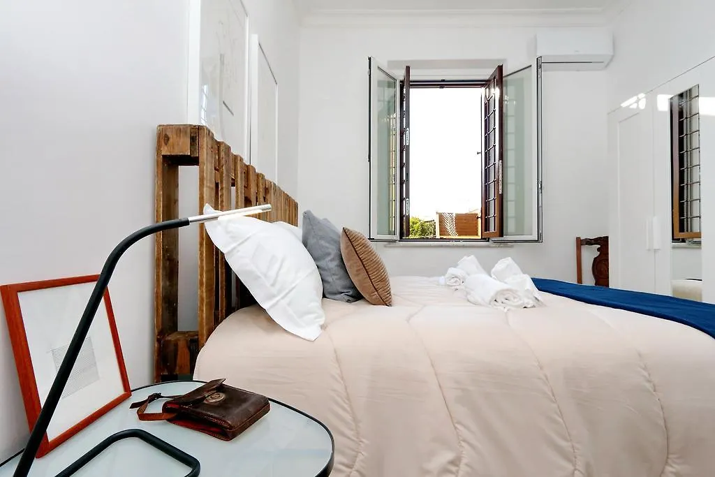 Piazza Capponi Apartment Rome Italy